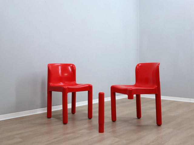Set of 2 original red Kartell 4875 chairs by Carlo Bartoli, 1970s sedie Kartell 4875 lot de chaises Kartell blanches weiße Kartell Stühle.