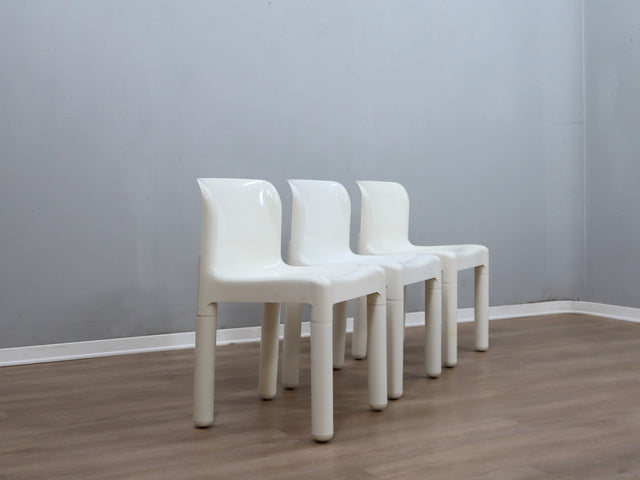 Set of 3 original white Kartell 4875 chairs by Carlo Bartoli, 1970s Italian design Kartell 4875 chaises blanches weiße Kartell Stühle.