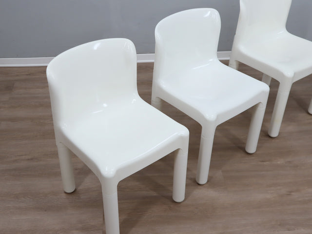 Set of 3 original white Kartell 4875 chairs by Carlo Bartoli, 1970s Italian design Kartell 4875 chaises blanches weiße Kartell Stühle.