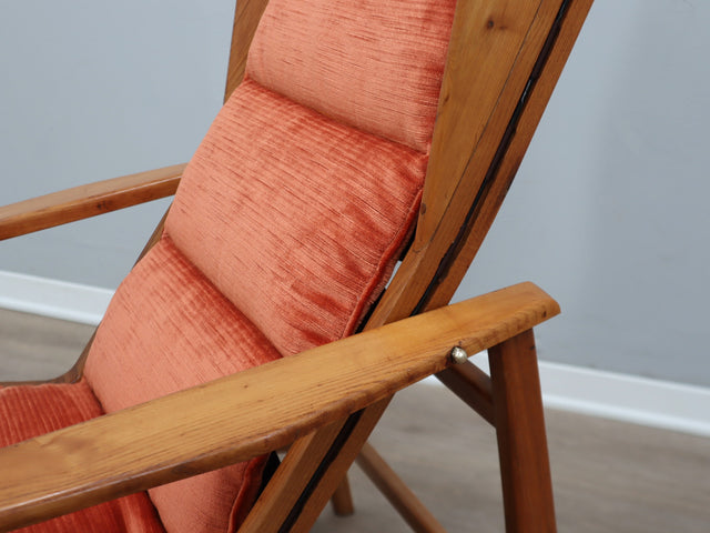 Model 811 Lounge Chair, designed in the 1950s by the Studio Tecnico Cassina in Meda, Italy. This rare example perfectly expresses the harmony between Italian rationalist design and timeless comfort.