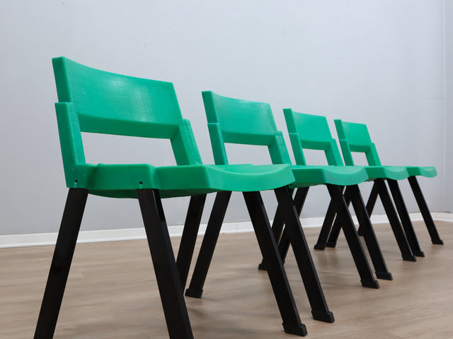 Italian ABS chairs 1980s LAMM Jahre Stapelstühle lot de 4 chaises empilables