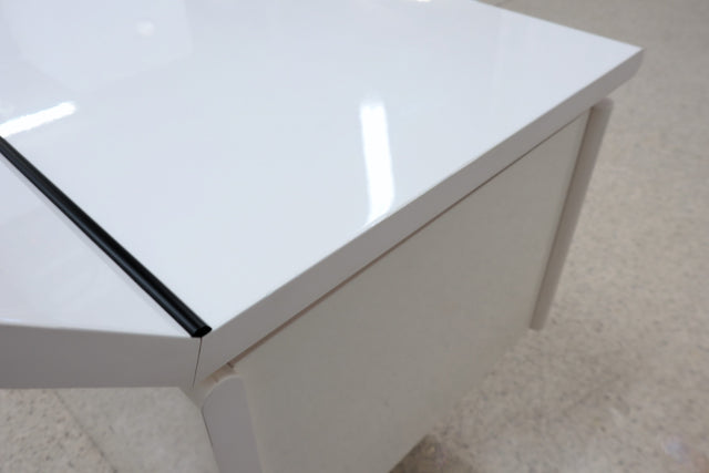 Paolo Piva lacquered nightstands B&B Italia 1980s