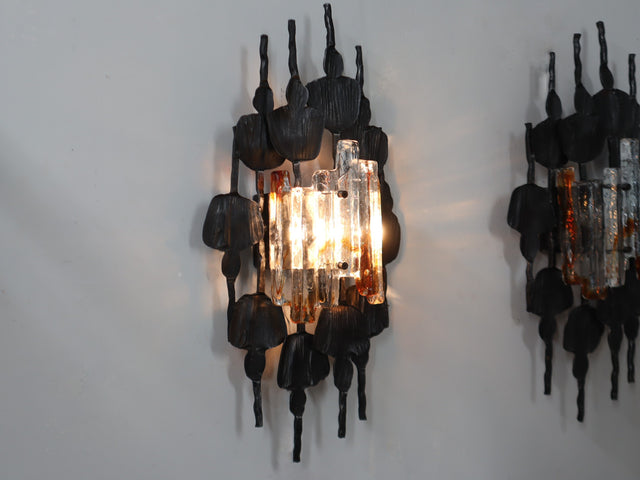 Set of iluminación escultórica e brutalist vintage sconces. Appliques murales brutalistes perfette per brutalist home decoration e diseño brutalista vintage.