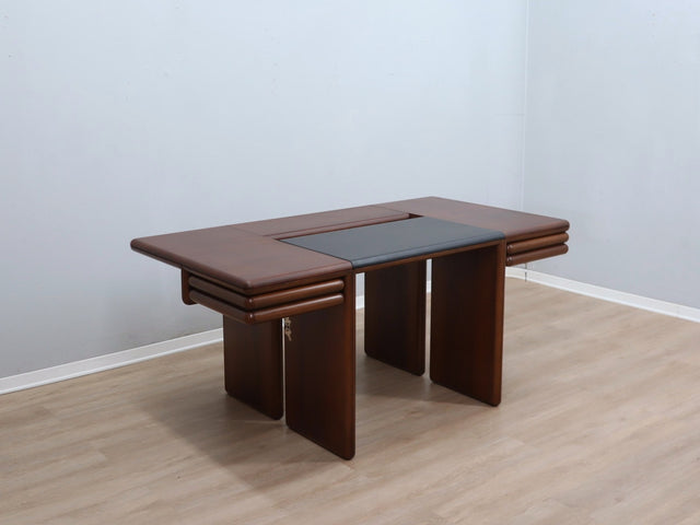 Scrivania Olivetti Synthesis by Sottsass: 80s Italian desk, minimal design with leather top, restauriert, oficina vintage, bureau de direction.