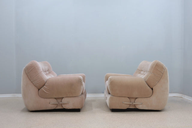 Vintage pair of velvet armchairs MARIANI 1970s