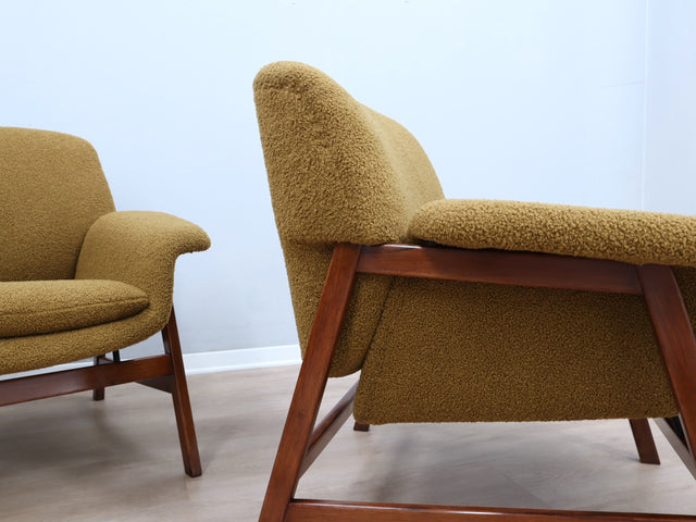 Poltrone 849 Gianfranco Frattini Cassina Meda anni '50. Italian Mid-Century Modern design con bouclé verde oliva. Fauteuils bouclé vert olive e Sillones 849 Gianfranco Frattini