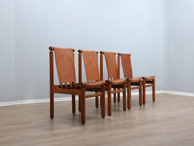 4 Tapiovaara Walnut & Leather Chairs - Sedie Tapiovaara Cantù cuoio - Tapiovaara Walnuss Stühle - Sillas Tapiovaara cuero: Italian 1960s Design.