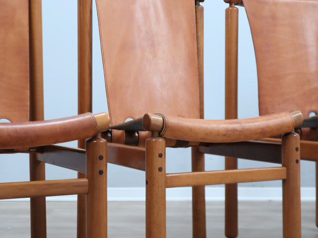 4 Tapiovaara Walnut & Leather Chairs - Sedie Tapiovaara Cantù cuoio - Tapiovaara Walnuss Stühle - Sillas Tapiovaara cuero: Italian 1960s Design.