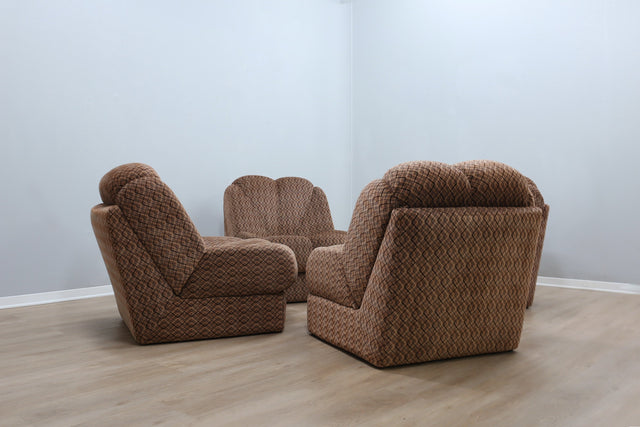 Italian modular sofa 1970s (sofá modular italiano años 70) con vintage flower design sofa. Questo Italian comfy sofa vintage include sillones lounge modulares. Perfetto Italienisches modulares Sofa 1970er (vintage design).