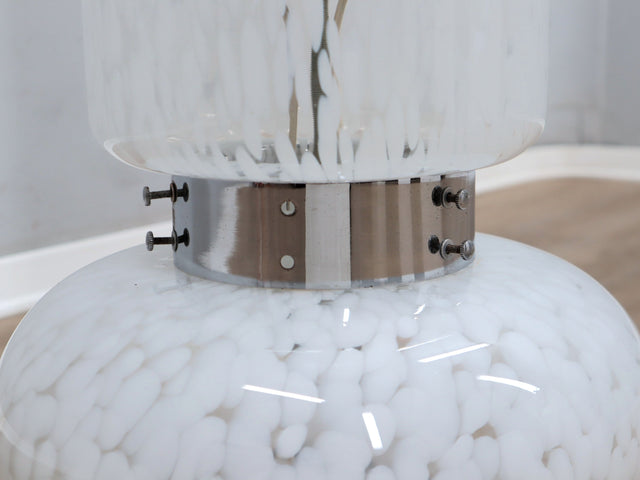 Vintage Mazzega Murano Totem floor lamp, 1960s Italian design, hand-blown lattimo glass. Lampadaire design italien en verre de Murano. Stehlampe Glas.