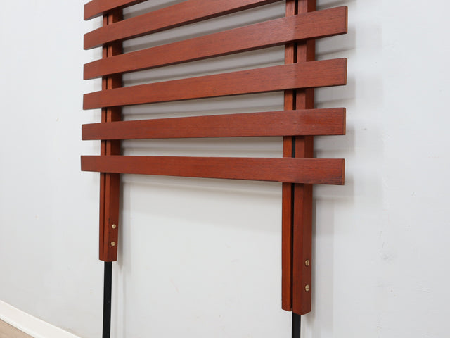 Appendiabiti F.lli Proserpio teak 1950s Italian coat rack design, portemanteau vintage, Teakholz Garderobe. Solid wood & hand-forged iron detail.