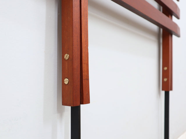 Appendiabiti F.lli Proserpio teak 1950s Italian coat rack design, portemanteau vintage, Teakholz Garderobe. Solid wood & hand-forged iron detail.