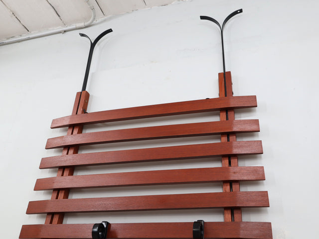 Appendiabiti F.lli Proserpio teak 1950s Italian coat rack design, portemanteau vintage, Teakholz Garderobe. Solid wood & hand-forged iron detail.
