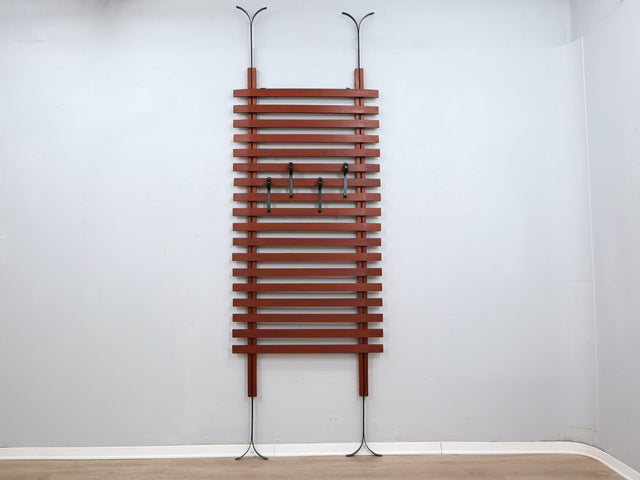 Appendiabiti F.lli Proserpio teak 1950s Italian coat rack design, portemanteau vintage, Teakholz Garderobe. Solid wood & hand-forged iron detail.