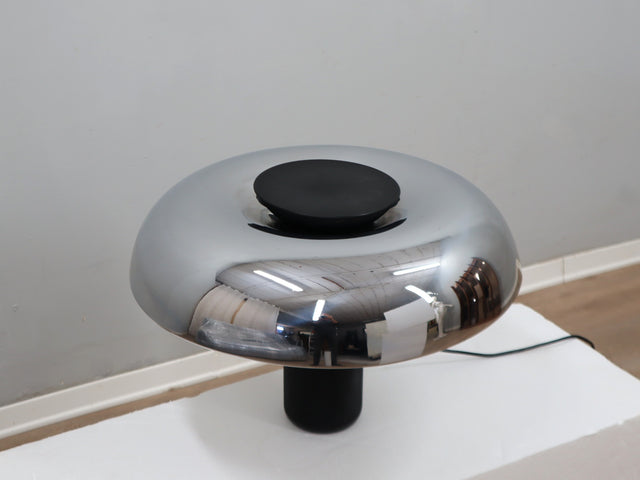 Italian 1970s Lumenform Circa table lamp mushroom design, vintage chrome rotating shade with top button, Lampe Champignon, Modernariato, Tisc hleuchte