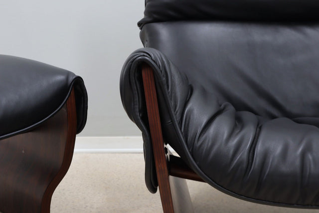 Osvaldo Borsani leather Canada armchair + ottoman, TECNO 1960s
