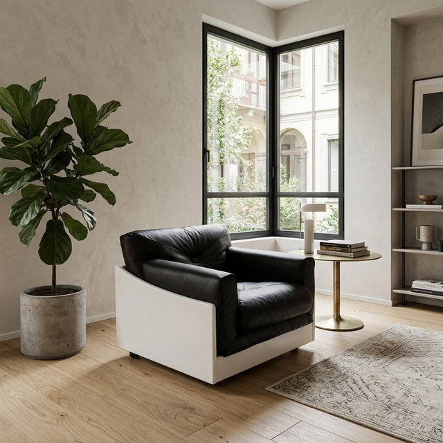 1965 Joe Colombo for Comfort "Golf Club 1002" black leather and white lacquered wood lounge armchair. Fauteuil en cuir noir et bois laqué blanc vintage