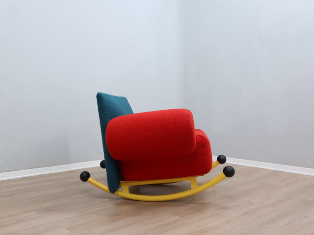 Topolino rocking chair Felice Rossi, 1980s Italian design, Seveso & Trezzi. Poltrona dondolo bouclé. Rare fauteuil bascule. Design Klassiker Schaukel.