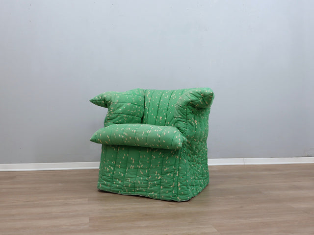 Postmodern armchair, Naj Oleari, 80s vintage italienisches Design, gesteppter Stoff CINI BOERI Fauteuil tissu matelassé