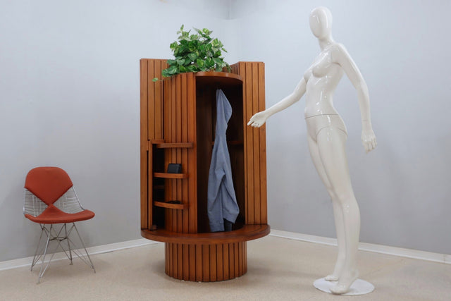 Revolving round coat hanger in walnut, Italy 1970s