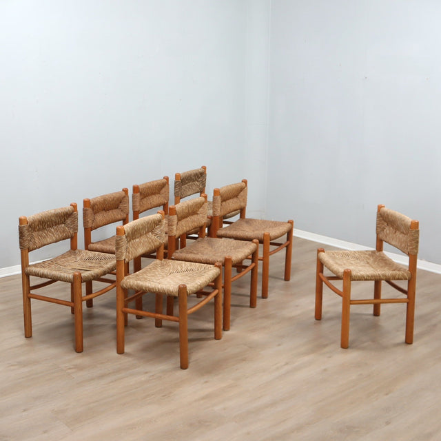 Set of 8 French late 1960s Perriand-style chairs: authentic rustic chic in wood & straw. Autentiche sedie rustiche chics, Modernist Stühle, sillas años 60.