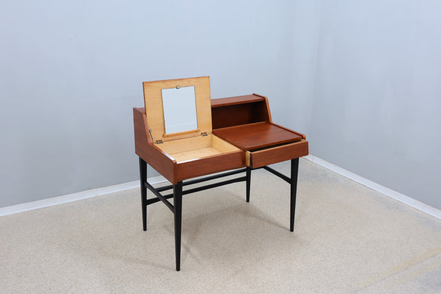 Mid century scandinavian writing desk in teak 1960s