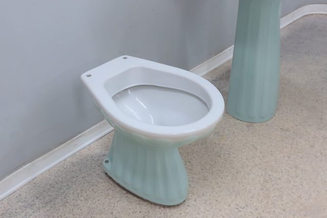 Vintage bathroom sanitary set made by Vitruvit in the 70s