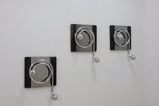 Set of Willy Rizzo chromed spiral coat hanger 1970s