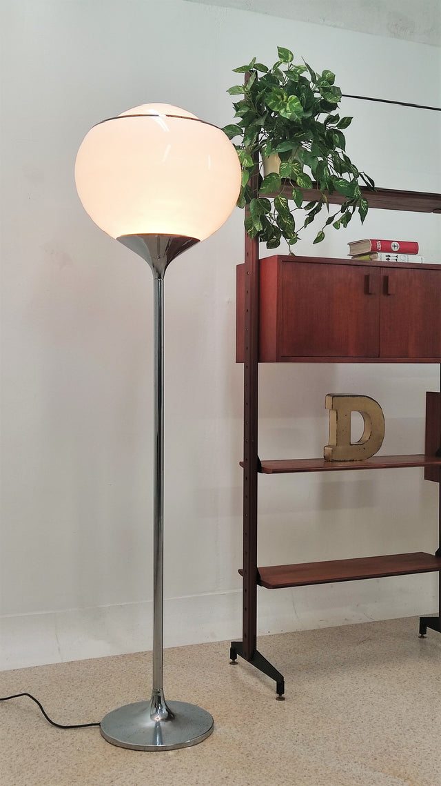 1960s Harvey Guzzini ‘Bud Grande’ floor Lamp, Meblo Italy