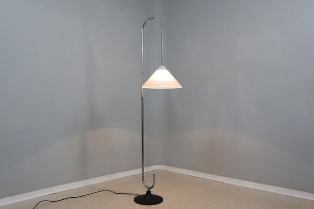 Harvey Guzzini adjustable floor lamp 1970s