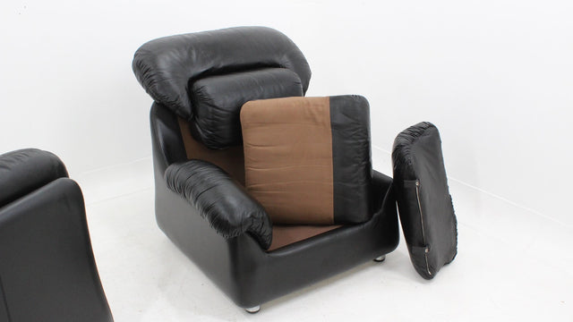 Sormani black leather vintage armchairs 1970s