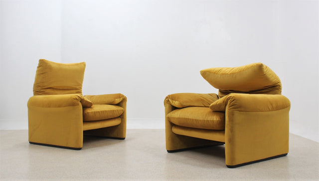 Pair MARALUNGA armchairs Vico Magistretti for CASSINA 1970s