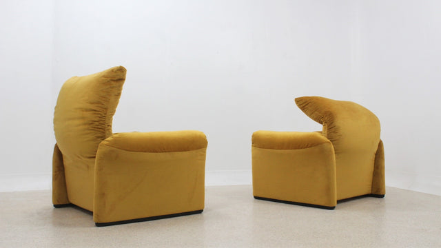 Pair MARALUNGA armchairs Vico Magistretti for CASSINA 1970s