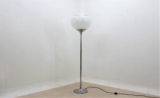 1960s Harvey Guzzini ‘Bud Grande’ floor Lamp, Meblo Italy