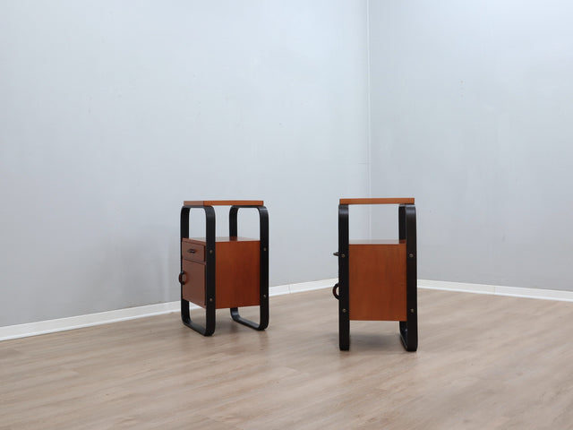 Giuseppe Pagano 1940s nightstands bentwood Italian design Nachttische Comodini vintage mesitas legno curvato de noche y chevet chic & minimalist.