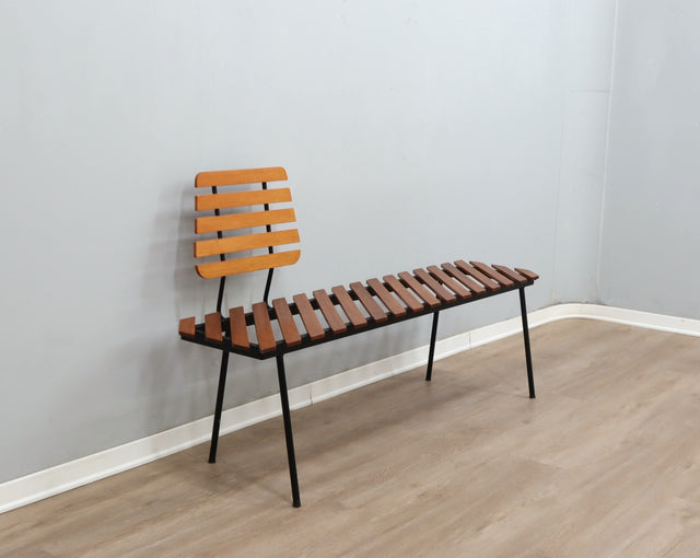 George Coslin 1950s Rationalist Teak Slat Bench, Panca doghe vintage Teak Bank Asymmetrical design.