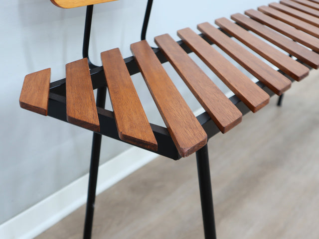 George Coslin 1950s Rationalist Teak Slat Bench, Panca doghe vintage Teak Bank Asymmetrical design.