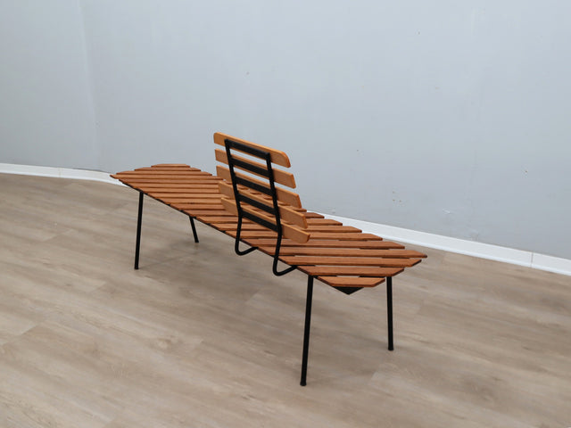 George Coslin 1950s Rationalist Teak Slat Bench, Panca doghe vintage Teak Bank Asymmetrical design.