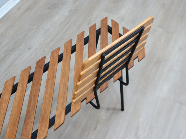 George Coslin 1950s Rationalist Teak Slat Bench, Panca doghe vintage Teak Bank Asymmetrical design.