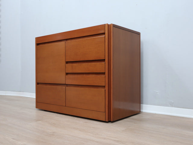 Italian 1970s Angelo Mangiarotti 4D walnut bar cabinet mobile bar d'epoca Meuble bar design italien. Barwagen Nussbaum  Mueble bar vintage.