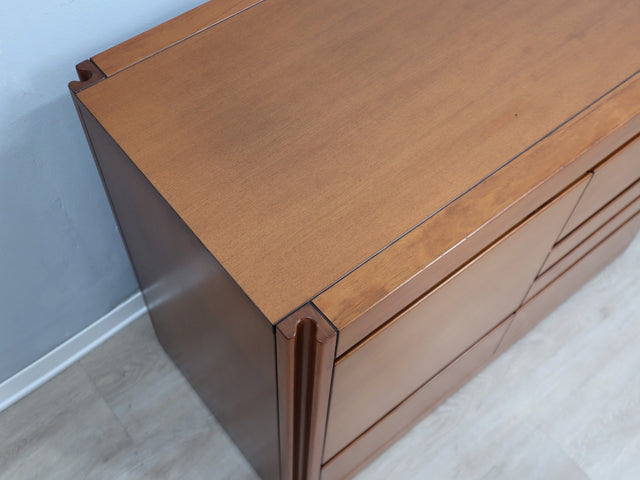 Italian 1970s Angelo Mangiarotti 4D walnut bar cabinet mobile bar d'epoca Meuble bar design italien. Barwagen Nussbaum  Mueble bar vintage.