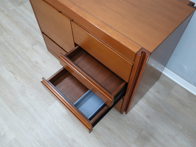 Italian 1970s Angelo Mangiarotti 4D walnut bar cabinet mobile bar d'epoca Meuble bar design italien. Barwagen Nussbaum  Mueble bar vintage.