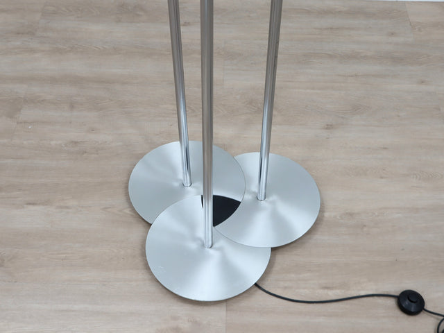 Vintage 1970s Lamperti floor lamp, Italian Space Age design. Chrome metal standing lamp featuring three tubular columns 