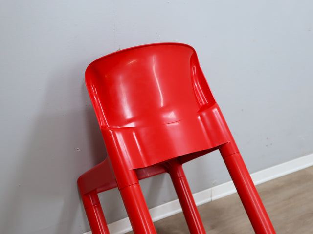 Set of 2 original red Kartell 4875 chairs by Carlo Bartoli, 1970s sedie Kartell 4875 lot de chaises Kartell blanches weiße Kartell Stühle.