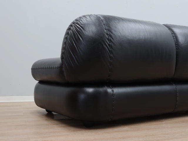 3 seater 1970s black leather sapporo sofa by Mobil Girgi sofa couch architectural Cuero original Cuir canape vintage. 