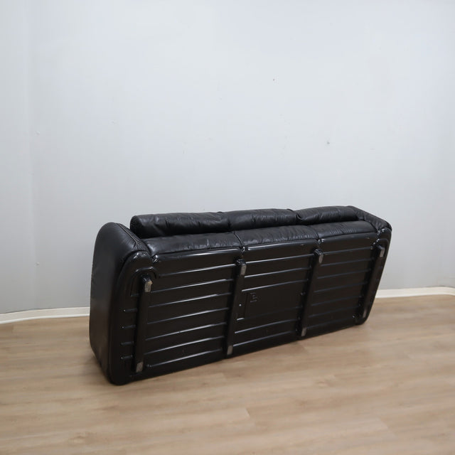1970s Piumotto 3-seater sofa by Arrigo Arrigoni for Busnelli. Divano vintage pelle nera. Canapé italien en cuir noir. 1970er Leder Couch.