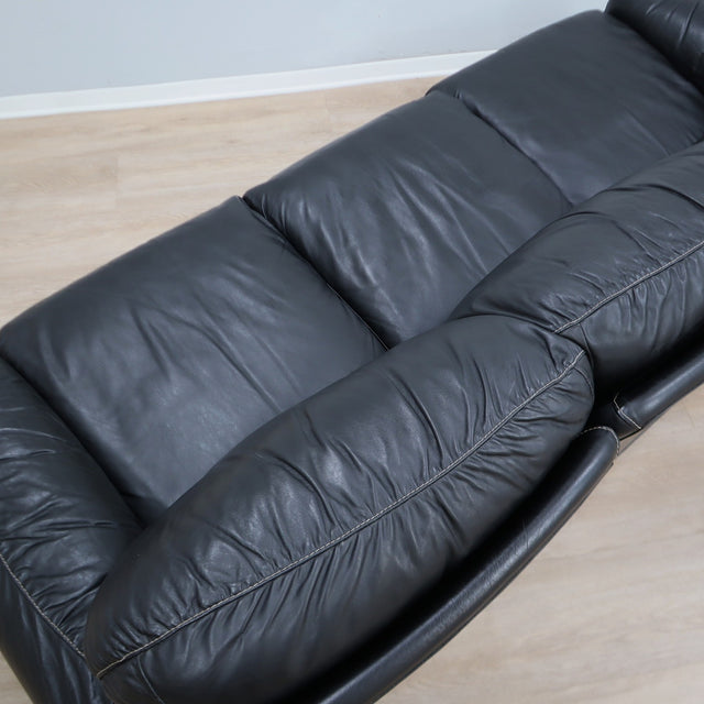 1970s Piumotto 3-seater sofa by Arrigo Arrigoni for Busnelli. Divano vintage pelle nera. Canapé italien en cuir noir. 1970er Leder Couch.