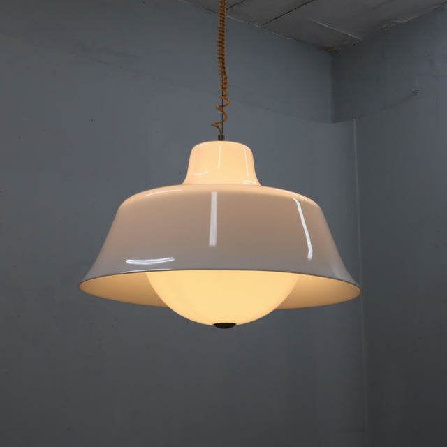 1970s Sergio Asti for Kartell Model 4003 opaline white acrylic pendant light
Suspension vintage en acrylique blanc opalin vintage