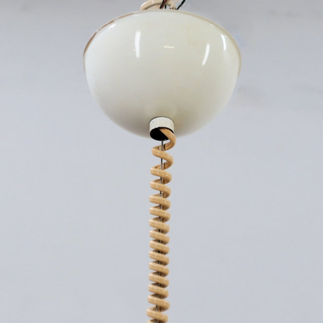 1970s Sergio Asti for Kartell Model 4003 opaline white acrylic pendant light
Suspension vintage en acrylique blanc opalin années 70.