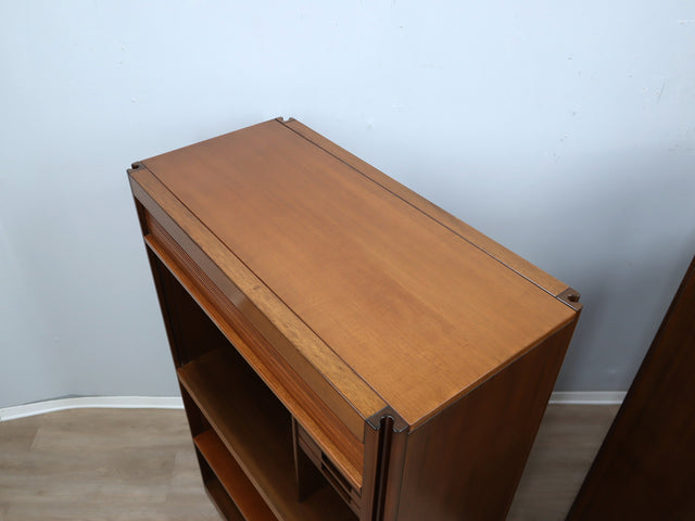 1960s 4D cabinets by Angelo Mangiarotti for Molteni, finished back with wheels. Mangiarotti 4D, meuble Molteni, mobile 4D vintage, Schrank Mangiarotti. (149 characters)